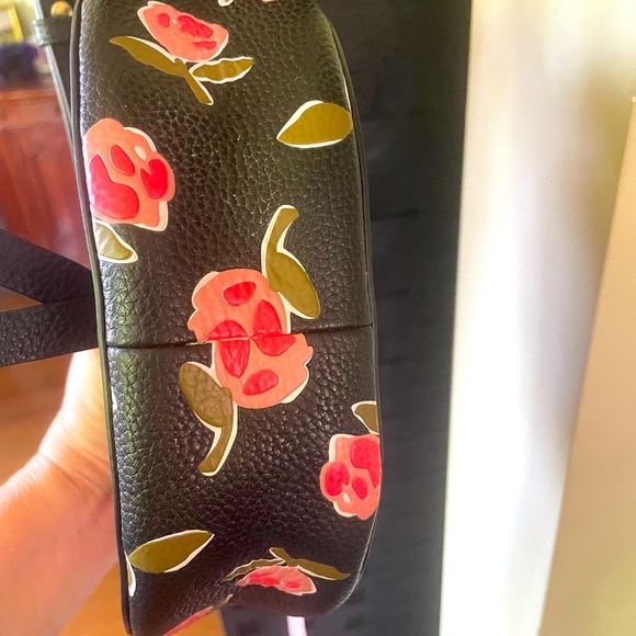 Kate Spade Knott Ditsy Rose Black Leather Saddle Crossbody Bag.EUC. 🌹. - Picture 11 of 16